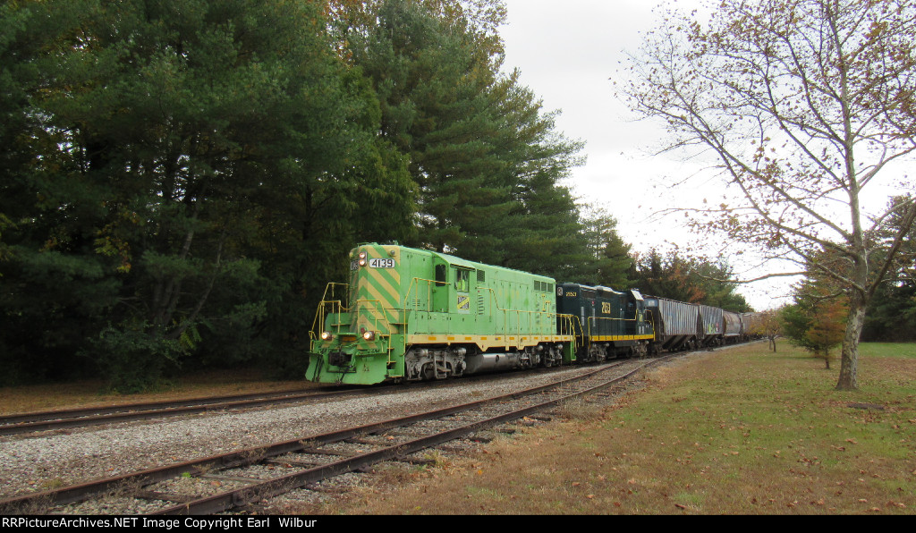 Ohio South Central Railroad (OSCR) 4139 & 2153